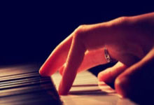 国际女子足球比赛：中国队一骑绝尘